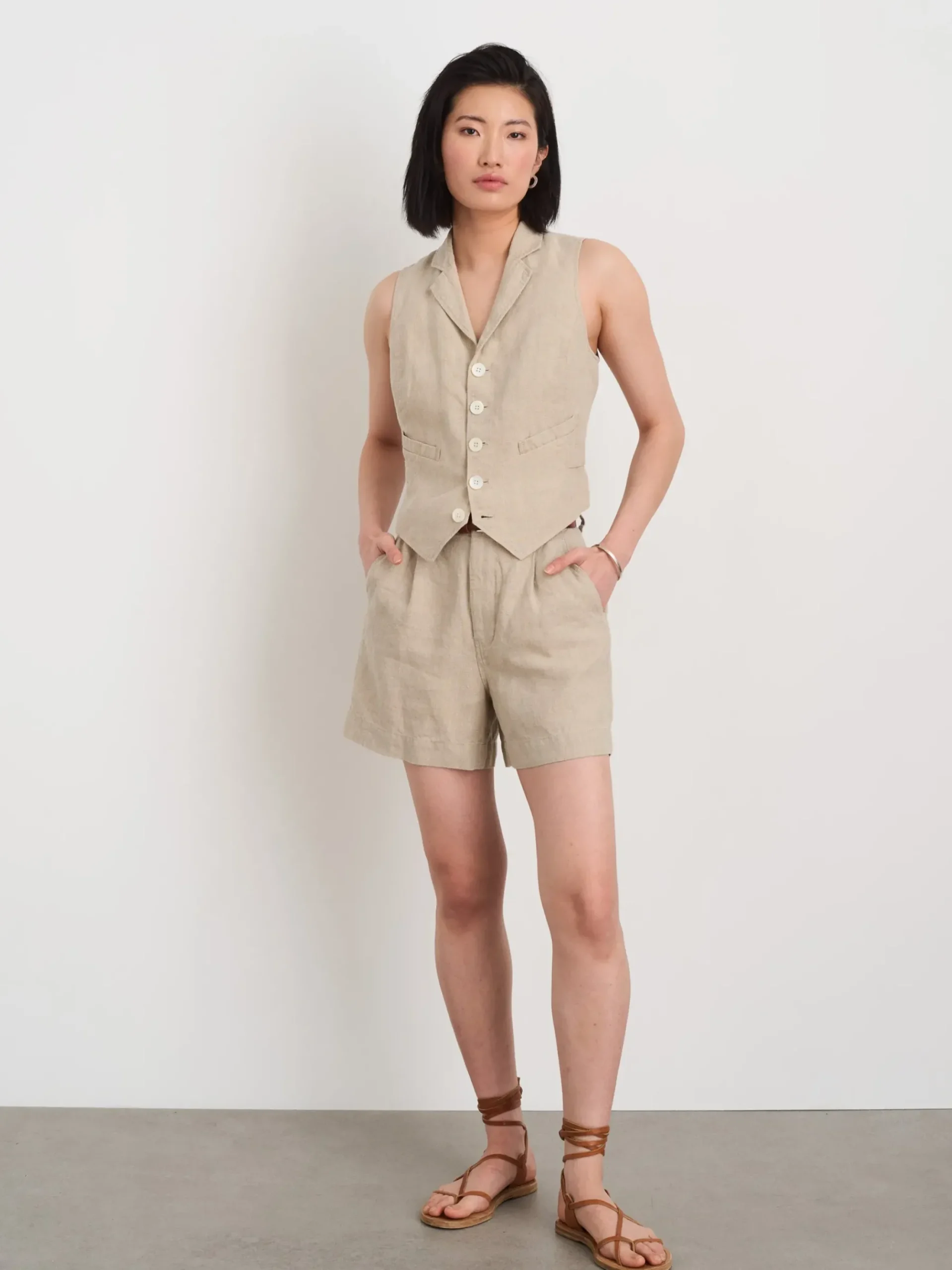Hot Alex Mill Pleated Pull On Shorts In Flax