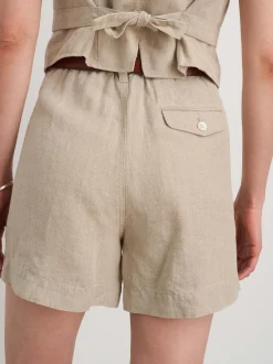Hot Alex Mill Pleated Pull On Shorts In Flax