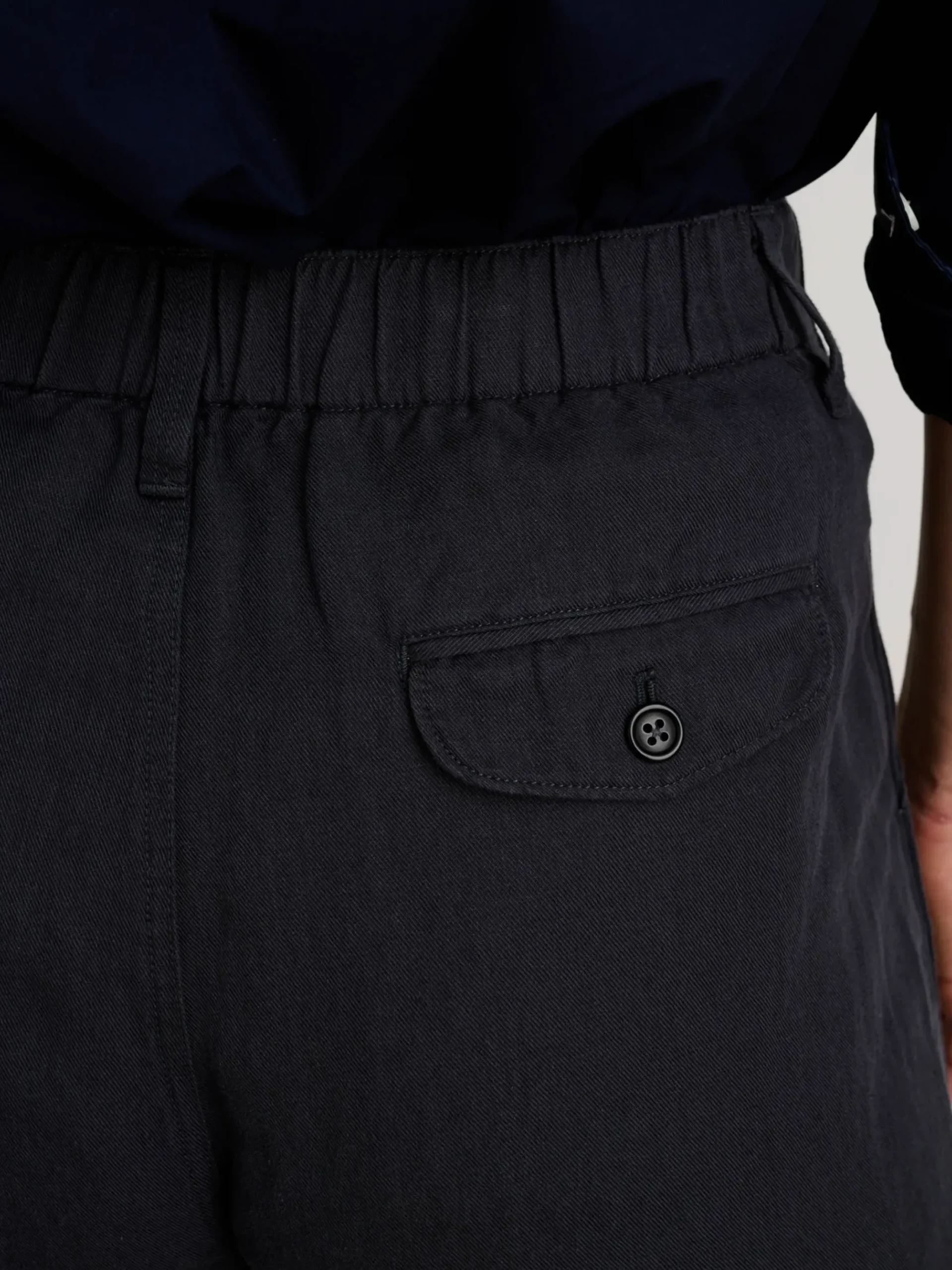 Outlet Alex Mill Pleated Shorts In Twill Washed Black