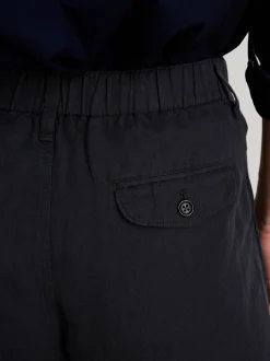 Sale Alex Mill Pleated Shorts In Twill Washed Black