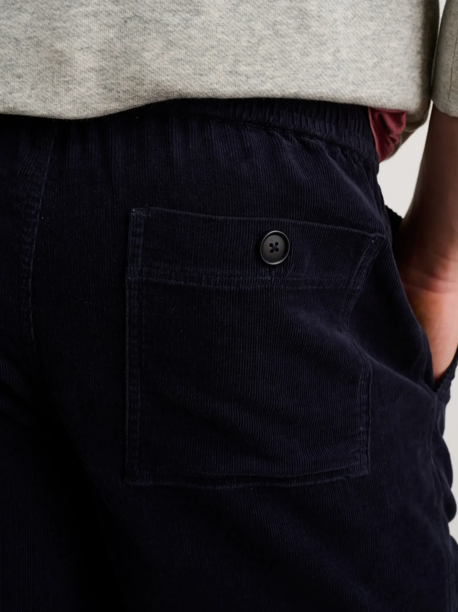 Discount Alex Mill Pull On Short In Fine Wale Corduroy Dark Navy
