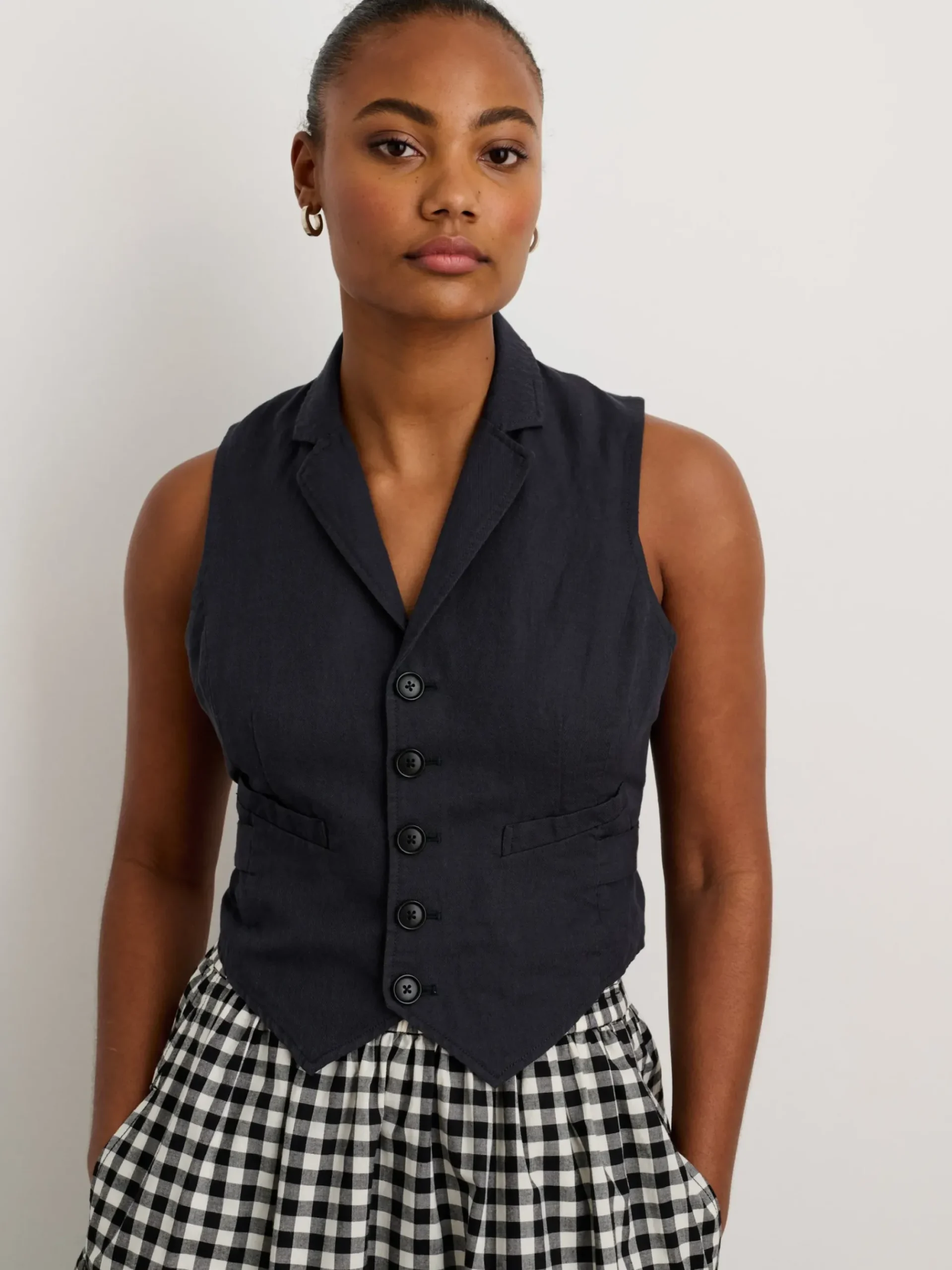 Discount Alex Mill Suitish Vest In Drapey Twill Washed Black